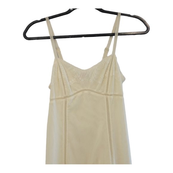 BCBGMaxAzria Runway Chantilly Lace Cream Cami Slip Dress Size XS - Picture 6 of 10